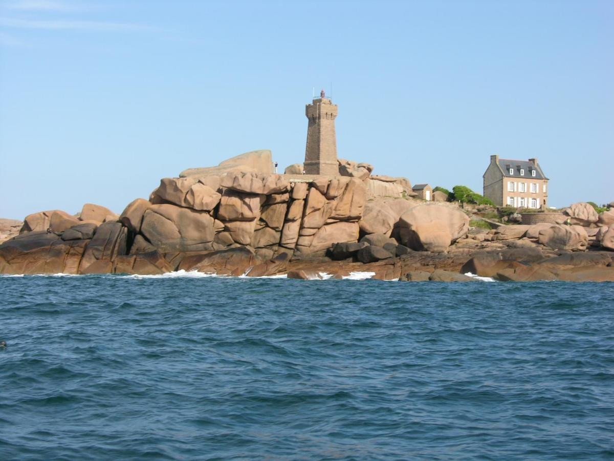 Appartement Studio Les Pieds Dans L'Eau Au Port De Ploumanac'H à Perros-Guirec Extérieur photo